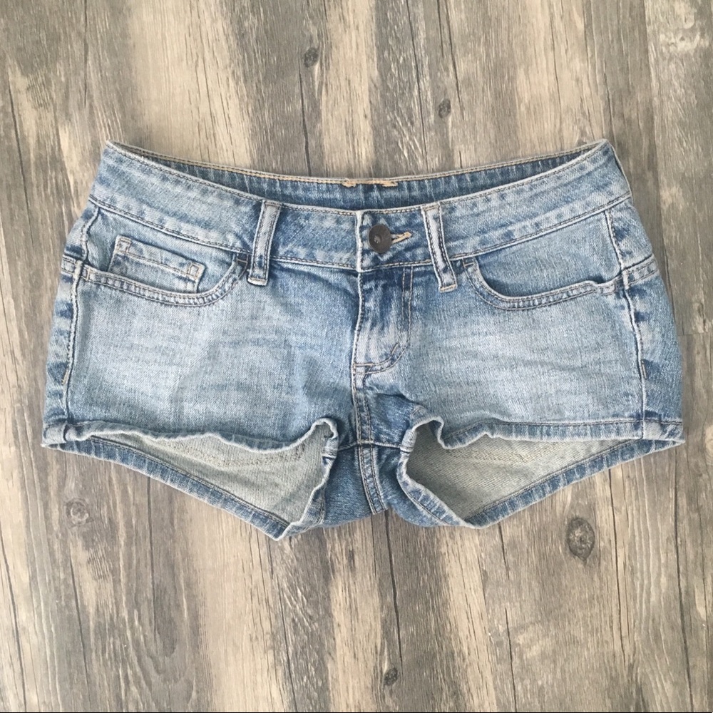 Bullhead short shorts